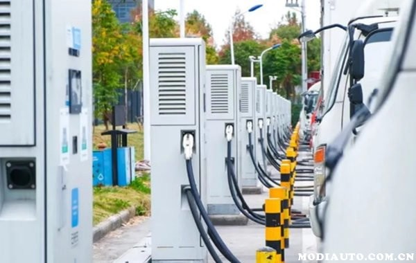 汽車充電樁廠家直銷可以做到品質(zhì)與價格的雙重優(yōu)勢！